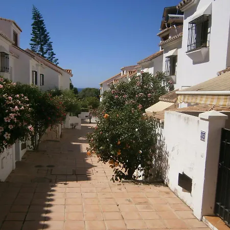 Casa Adelfas, Willa
